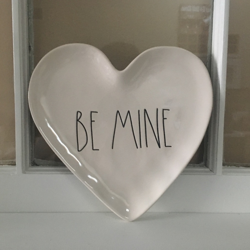 Rae Dunn Be Mine Valentine’s Day heart plate